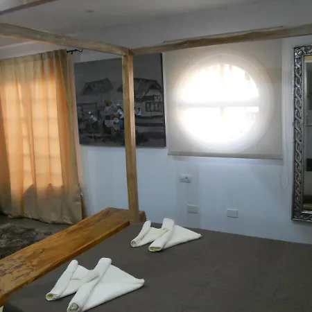 Maya Beach Suites Apartmán *