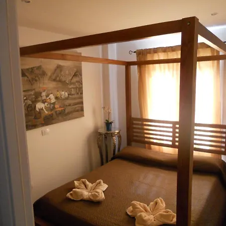 Maya Beach Suites *